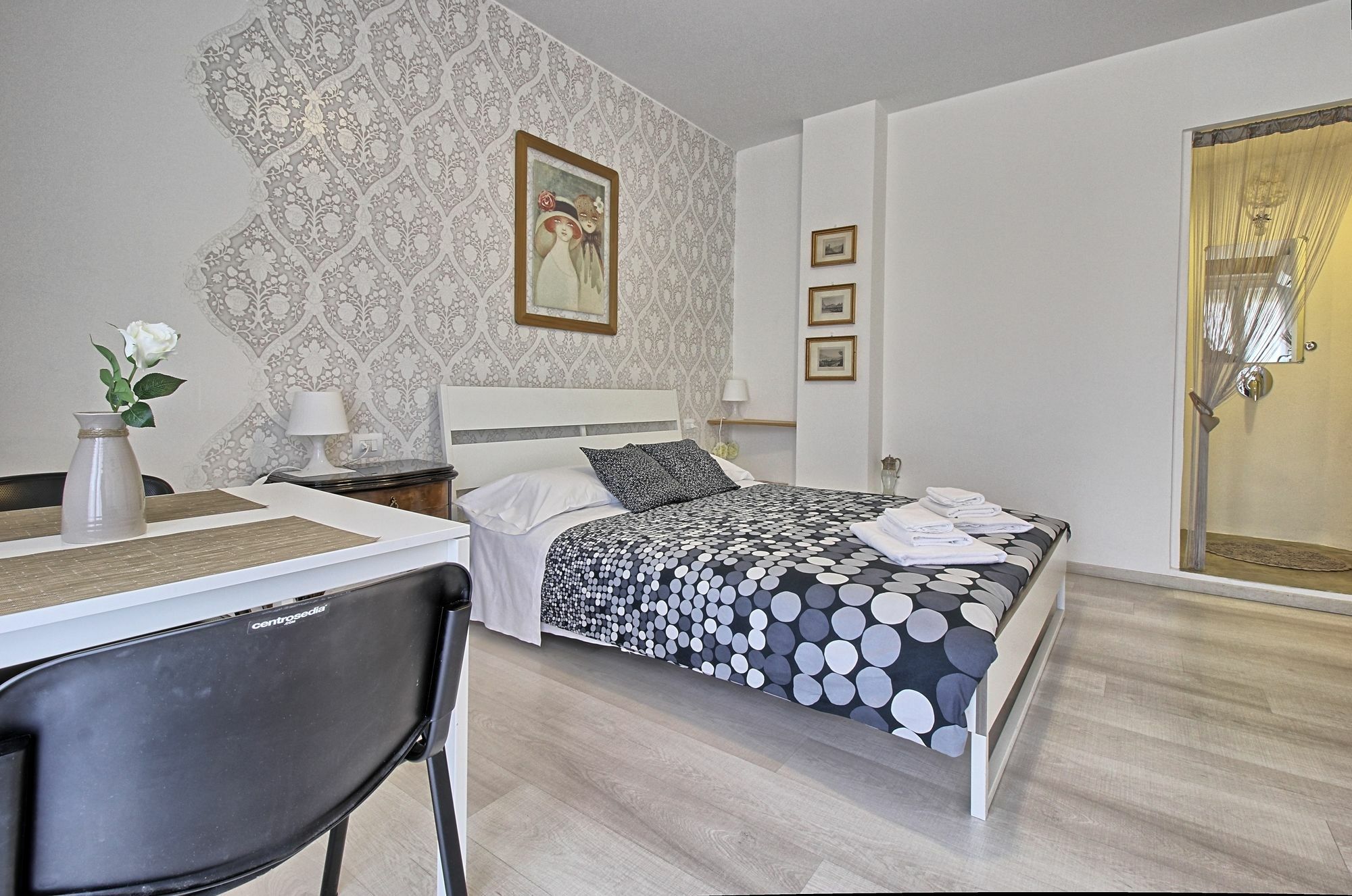 Manzoni Studios Lake Como Buitenkant foto